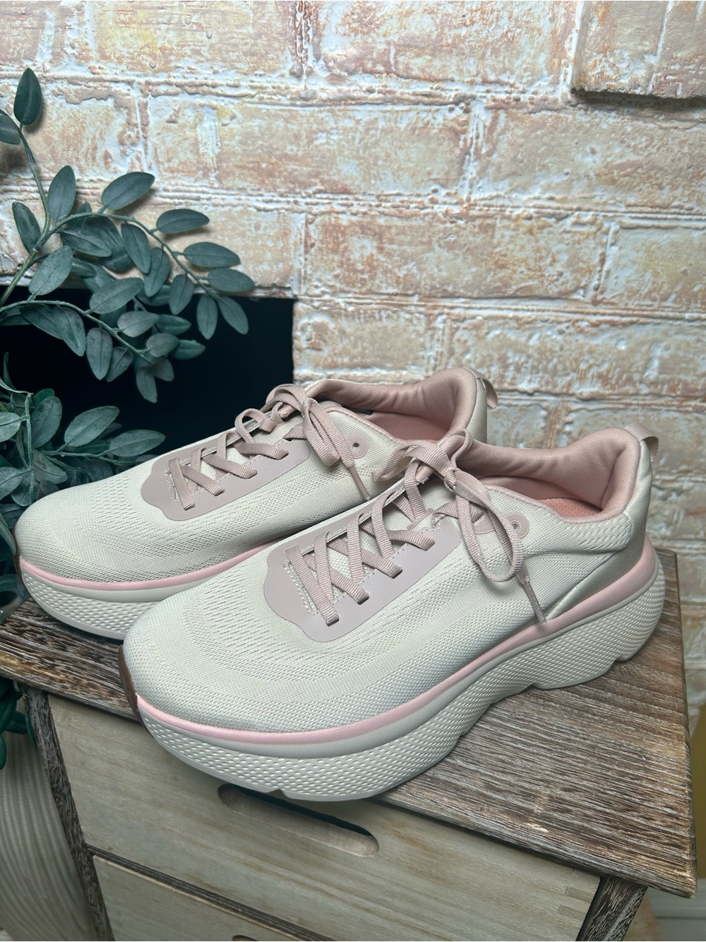 Revitalign Gaia Walking Sneaker Sand Shell Pink Women’s Size 9D wide NWOB #22 - Picture 2 of 11